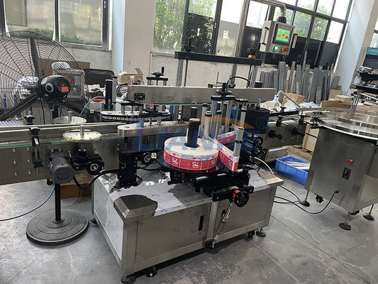 آلة تعبئة سائل غسول لزج 4 فوهات أوتوماتيكية لشامبو منظف الصابون