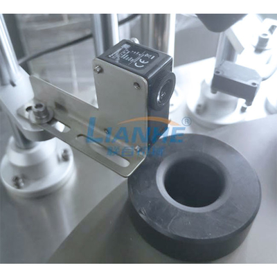 آلة تعبئة الأنبوب بالموجات فوق الصوتية LIANHE التحكم شبه التلقائي PLC